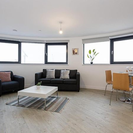 Stunning 2 Bed Apartment In Salford Amazing Views Manchester Exterior photo