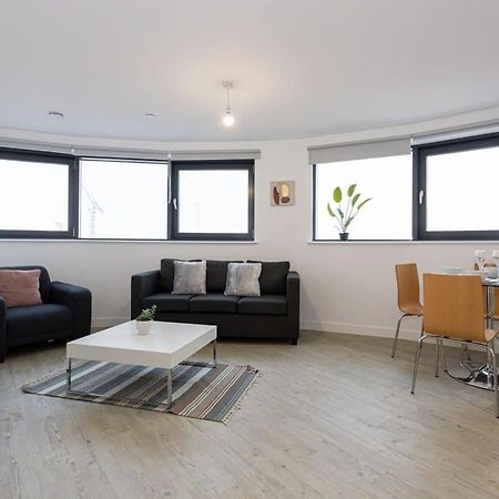 Stunning 2 Bed Apartment In Salford Amazing Views Manchester Exterior photo