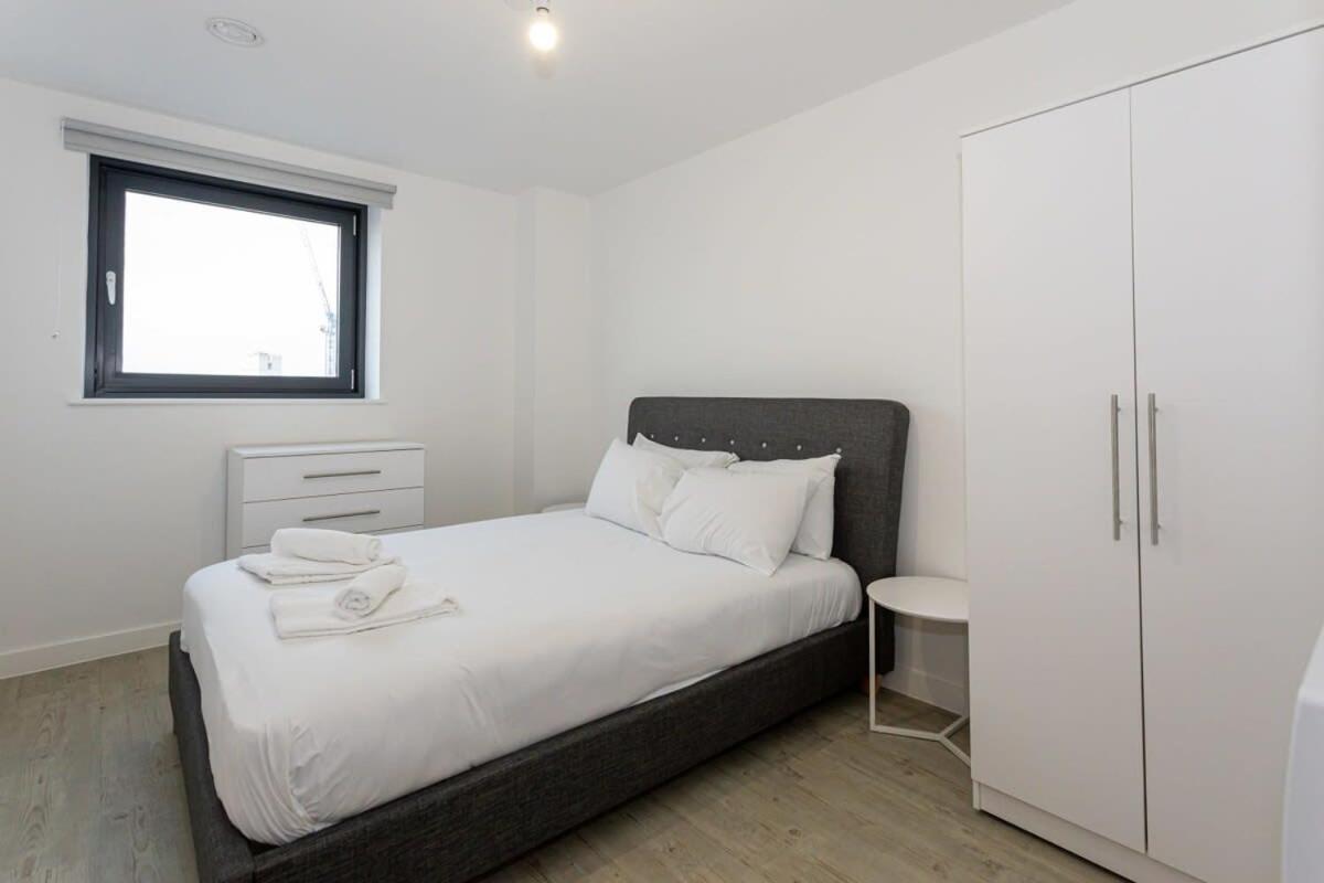 Stunning 2 Bed Apartment In Salford Amazing Views Manchester Exterior photo